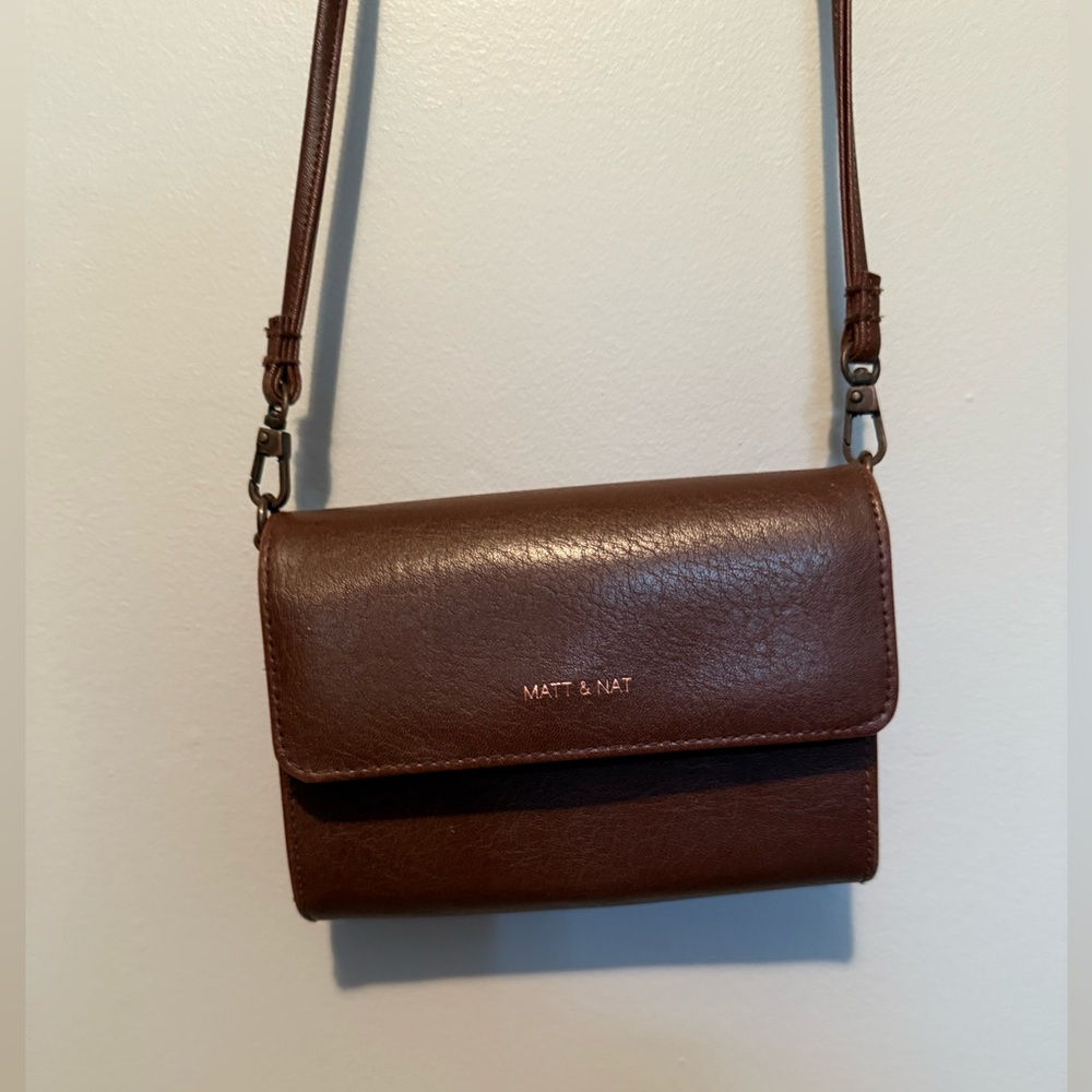 Matt & Nat Brown Vegan Leather Crossbody Bag Minimalist Small Purse